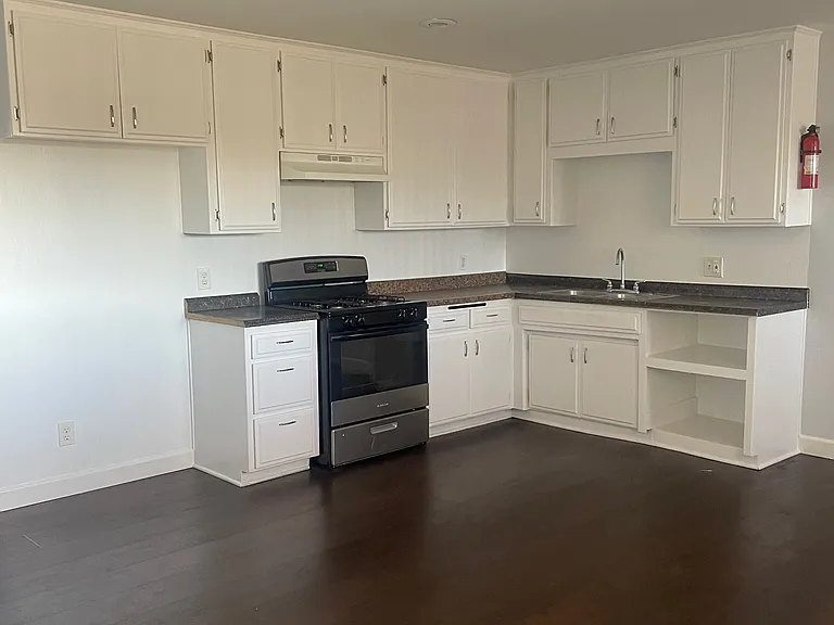 6003 Craner Ave #6 — Photo 2