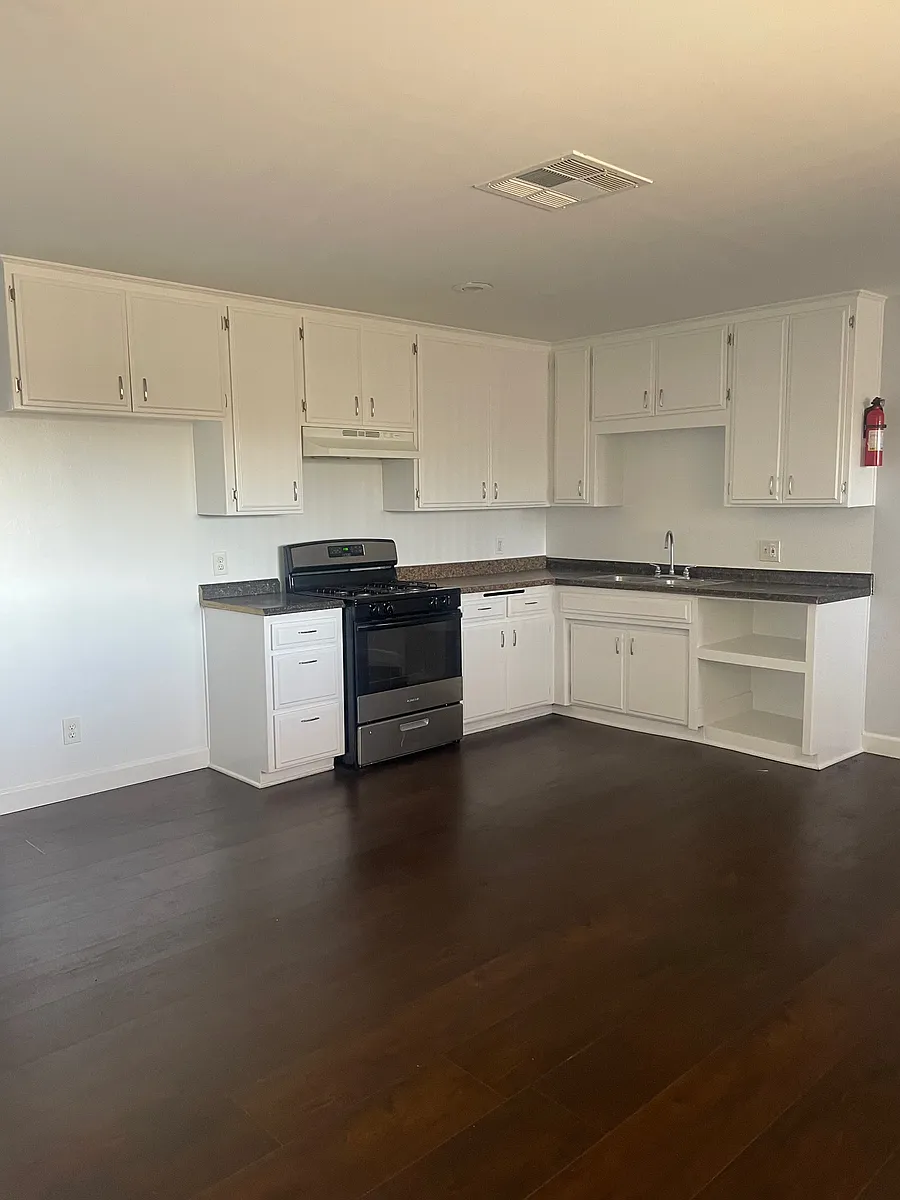 Building Photo - 6003 Craner Ave #6