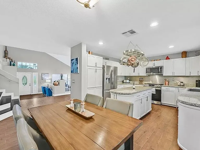 7882 W Gilmore Ave — Photo 11