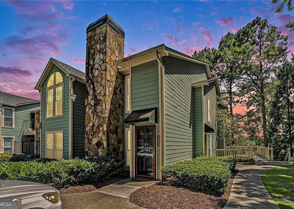 1st image of 1005 Canyon Point Cir