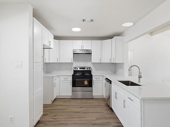 4th image of 2211 Sierra Dr