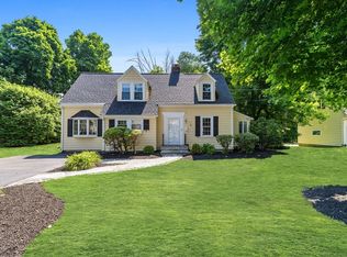 35 Perry Ave, Lynnfield, MA 01940