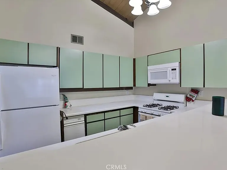 872 Sierra Vista Dr #5 — Photo 7