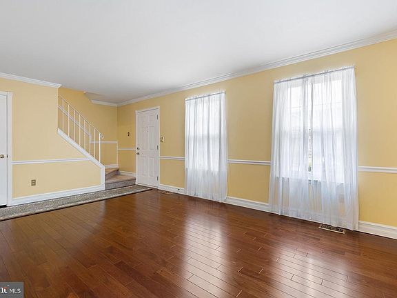 4th image of 465 Granger Dr