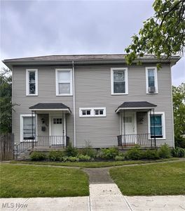 262-264 E Broad St, Elyria, OH, 44035