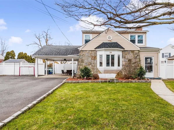 28 Court Street, Oceanside, NY 11572