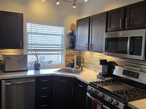 2nd image of 1519 Grand St NE Unit 1