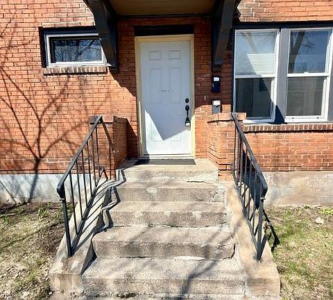 3rd image of 687 Aurora Ave