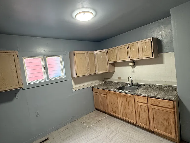 138 Poultney Ave #1 — Photo 7