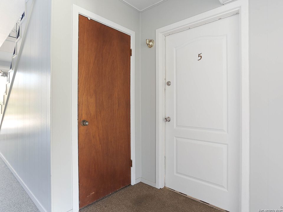 1st image of 201 W SILVER SANDS DR #5
