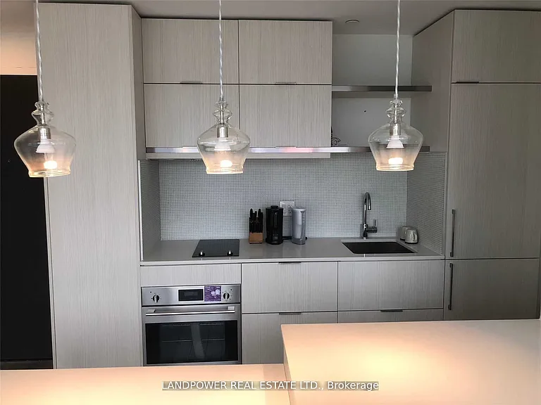 197 Yonge St #2113 — Photo 4