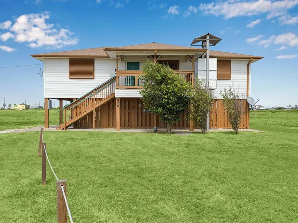 920 4th St, Port Bolivar, TX 77650