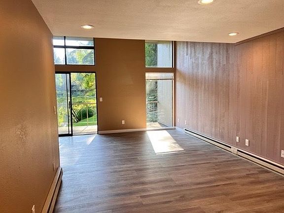 3rd image of 13835 NE 69th St #13835