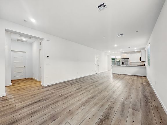 4th image of 9776 Douglas Fir St