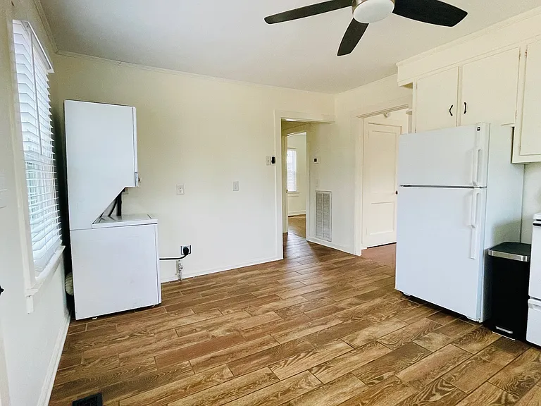 218 Old Piedmont Hwy #B — Photo 6