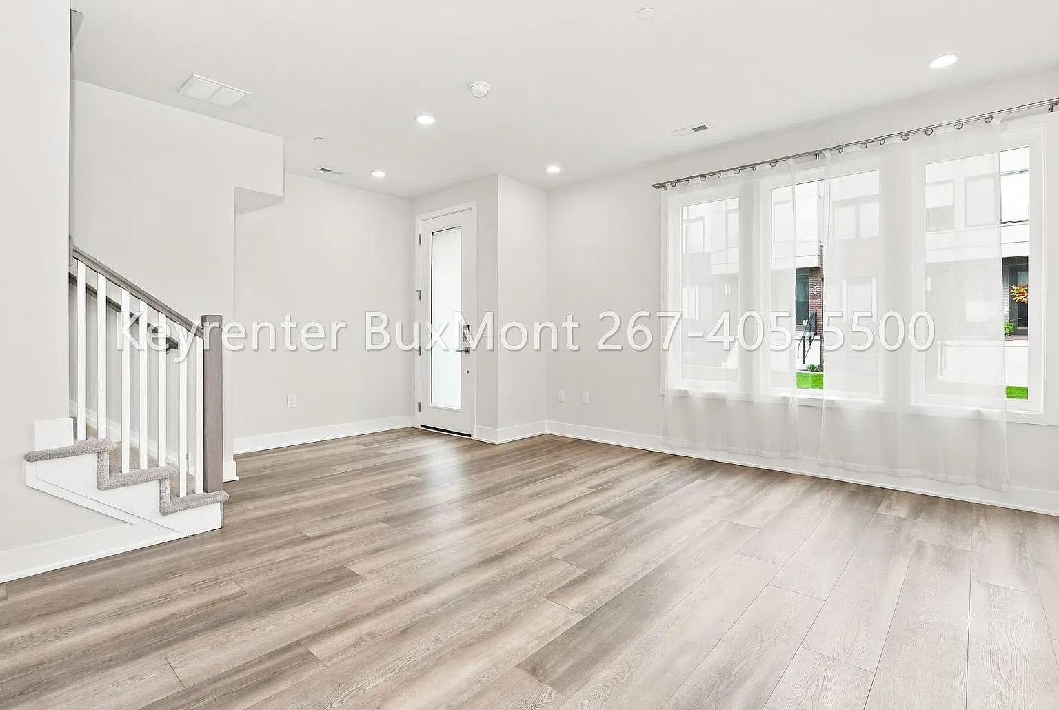 KOP Townhome with EV Charger & Open floor plan — Photo 4