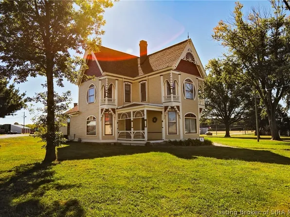 140 S Sycamore St, Campbellsburg, IN 47108