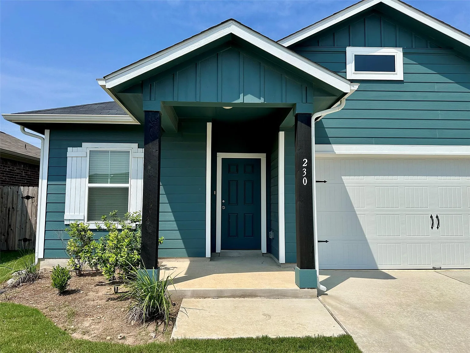 4 bed, 2.0 bath, 1800 sqft, $2,295 — Photo 3