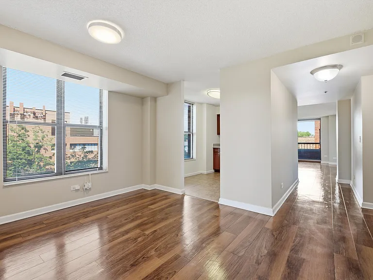 Evanston Place — Photo 51