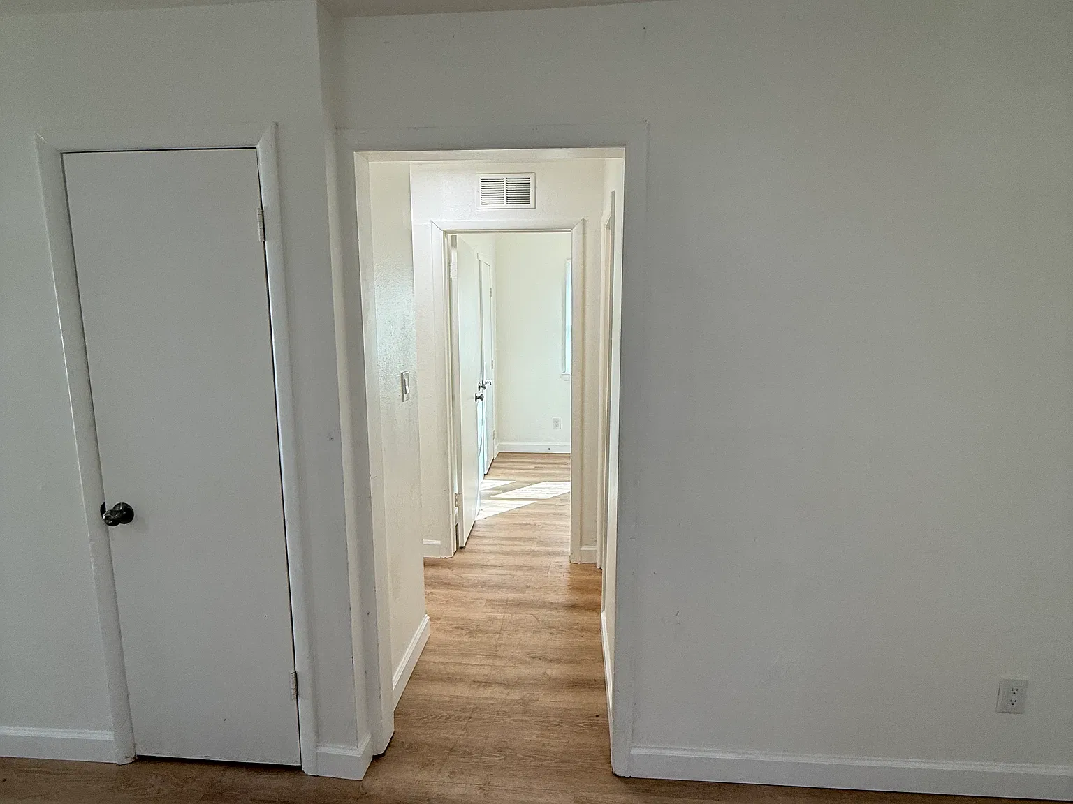 6 bed, 1450 sqft, $1,600 — Photo 3