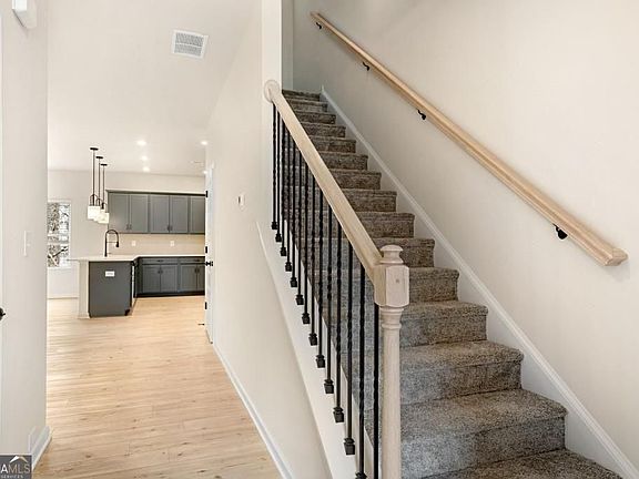 5th image of 154 Red Oak Ln