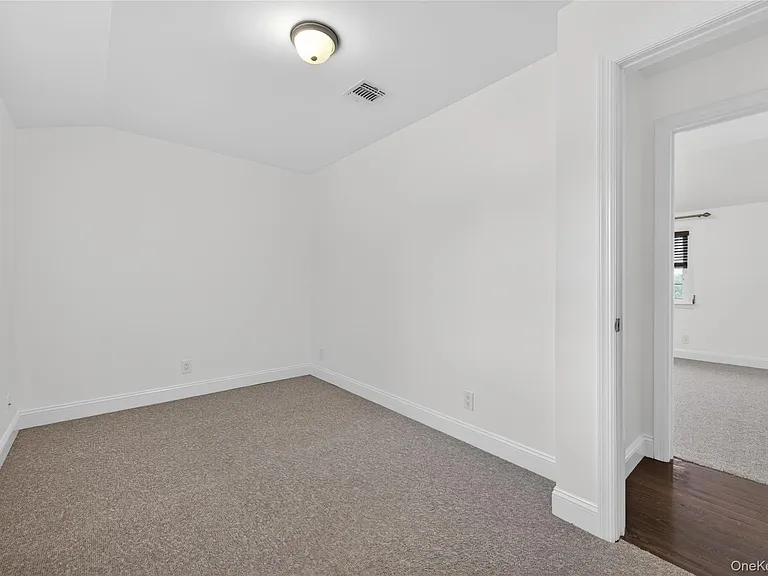 8 Lee Gray Ct — Photo 28