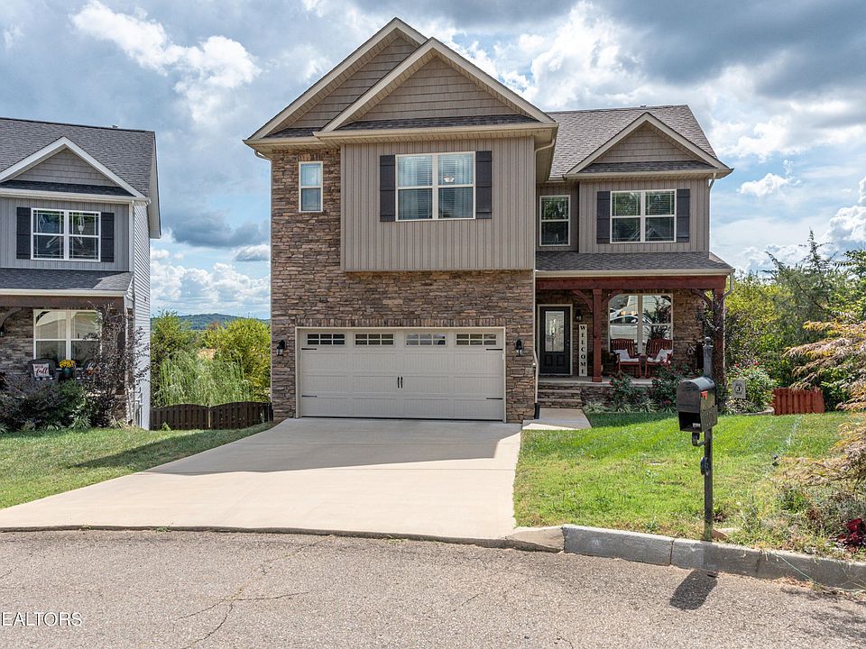 1st image of 10916 Doran Ln