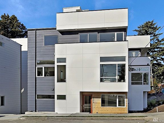 3rd image of 7329 Fauntleroy Way SW