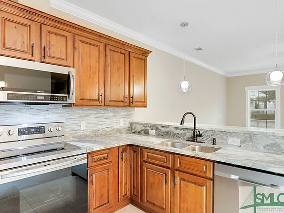 4th image of 3104 A Lincoln Street