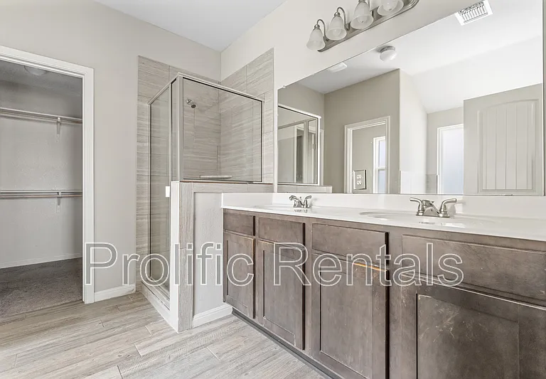 6117 Verde Dr — Photo 18