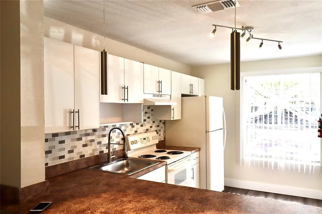 1 bed, 1.0 bath, 800 sqft, $1,800 — Photo 4