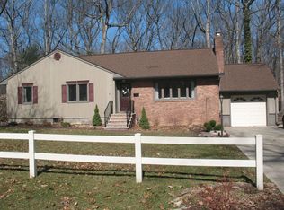 8 Highland Ct, Parsippany, NJ 07054