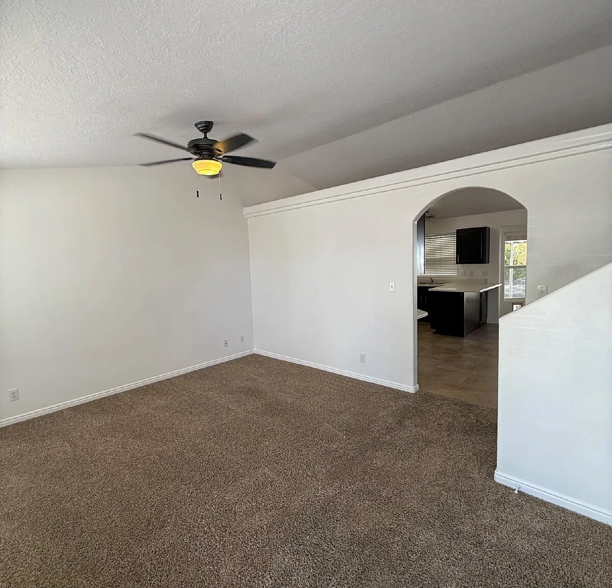 3 bed, 3.0 bath, 1764 sqft, $2,200 — Photo 2
