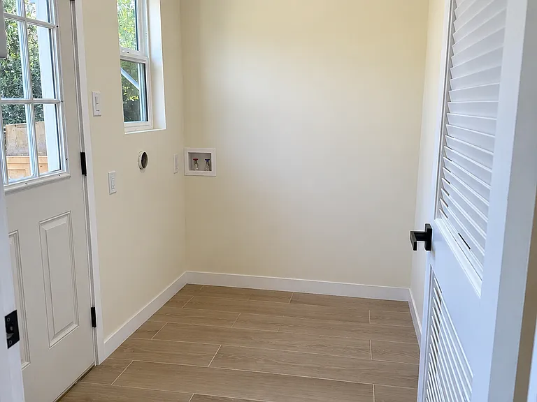 17528 Willard St — Photo 9