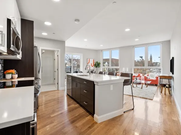 10 Taber St #207, Boston, MA 02119
