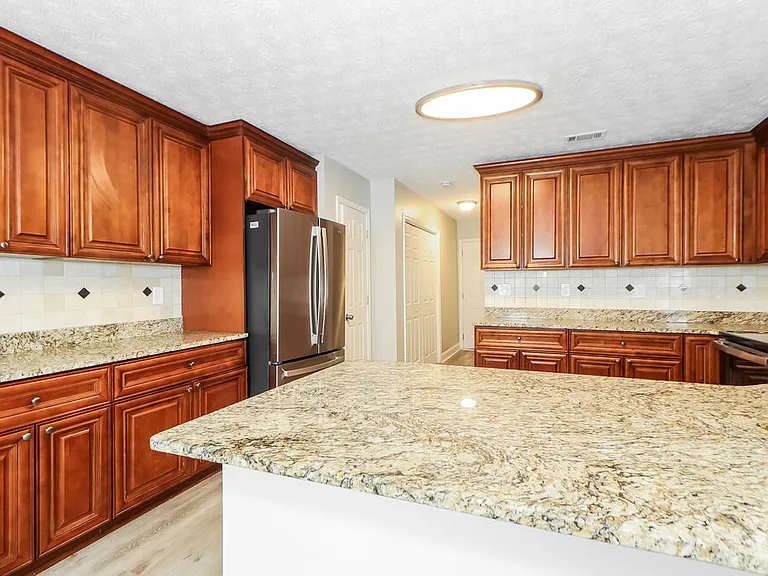 2950 Northcliff Dr — Photo 10