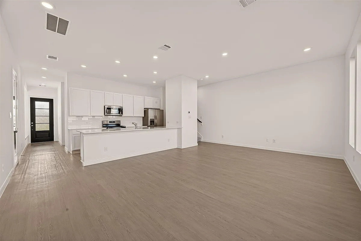 Building Photo - 9031 La Pau Ln