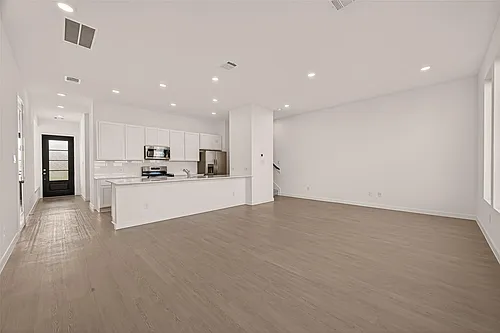 9031 La Pau Ln Photo 1