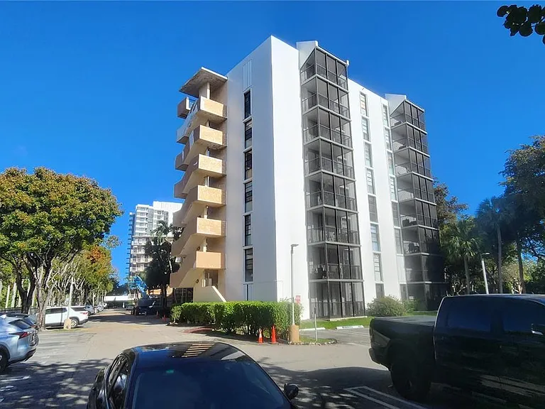 3301 N Country Club Dr #211 — Photo 24