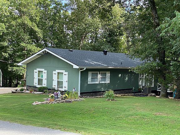 2nd image of 3 Huntley Ln