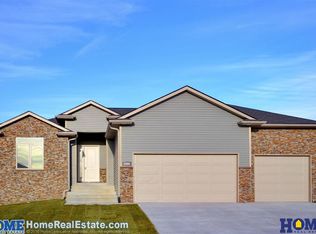 1161 N 99th St, Lincoln, NE 68505