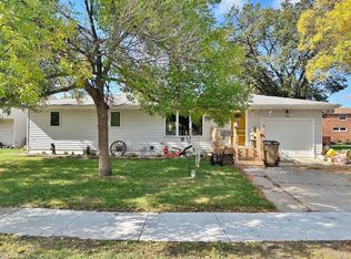 809 1st Ave SW, Minot, ND 58701