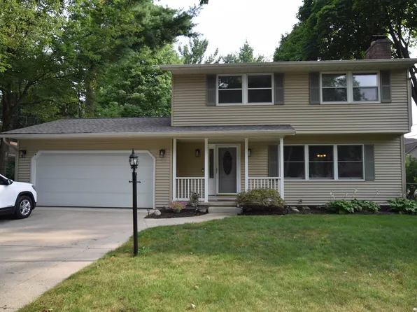 2100 Westbury Dr, Midland, MI 48642