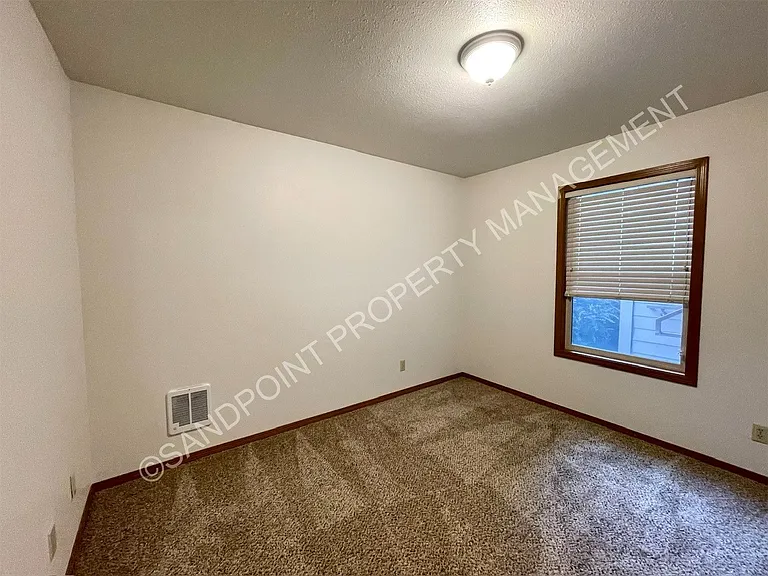 910 N Division Ave #208 — Photo 21