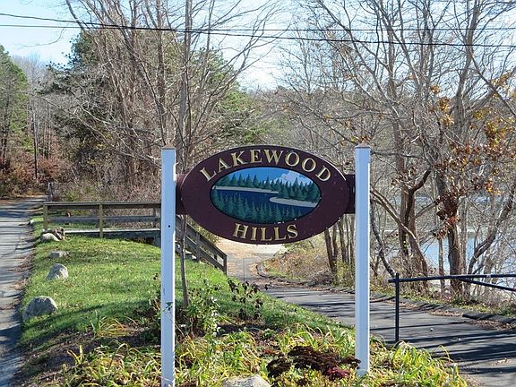 5th image of 17 Lakewood Dr
