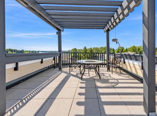 11566 224th St #304, Maple Ridge, BC V2X 9C9