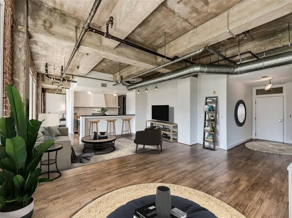 204 Travis St APT 4B, Houston, TX 77002