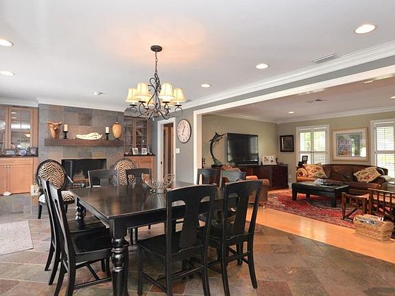 3rd image of 1121 Covewood Trl