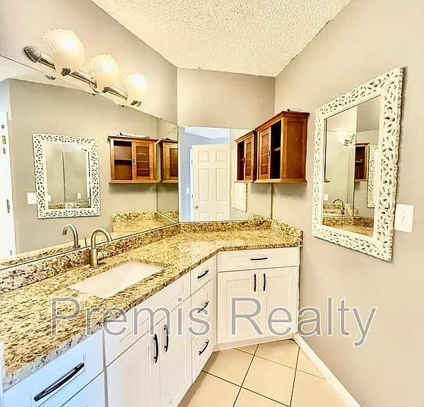 747 Brook St — Photo 18