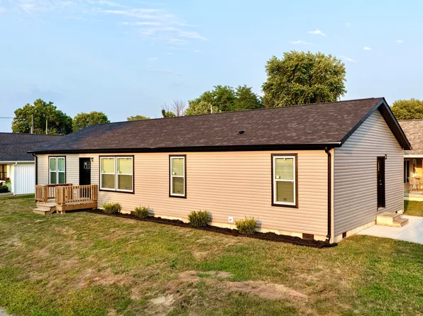 819 W Tanner St, Brownstown, IN 47220
